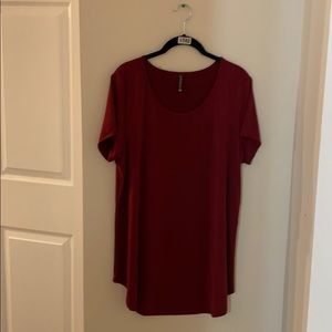 Just a simple marrón short sleeve top